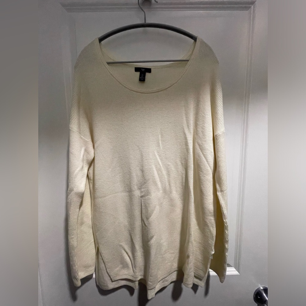 Gap Sweater. Cream colored. Size Large.